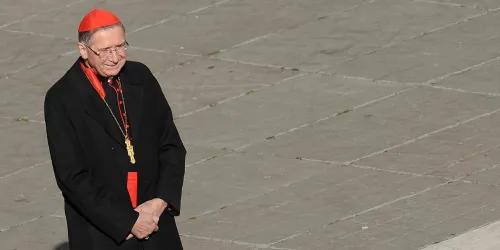 Kardinal koji je ranije kritikovan zbog zata&scaron;kavanja seksualnog zlostavljanja, zatvara kovčeg pape Franje